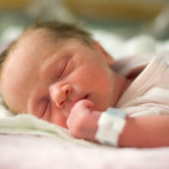 ¿Son feos los bebés recién nacidos?