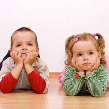 ¿Educamos igual a un niño que a una niña?