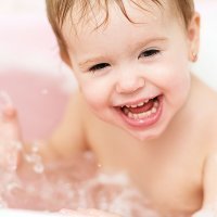 Cuándo los niños deben bañarse solos