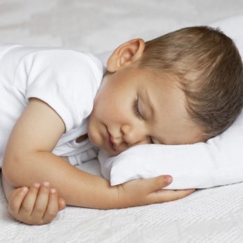 Qué hacer para que los niños duerman de un tirón