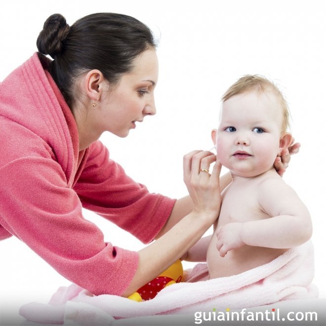 Cómo limpiar los oídos de tu bebé