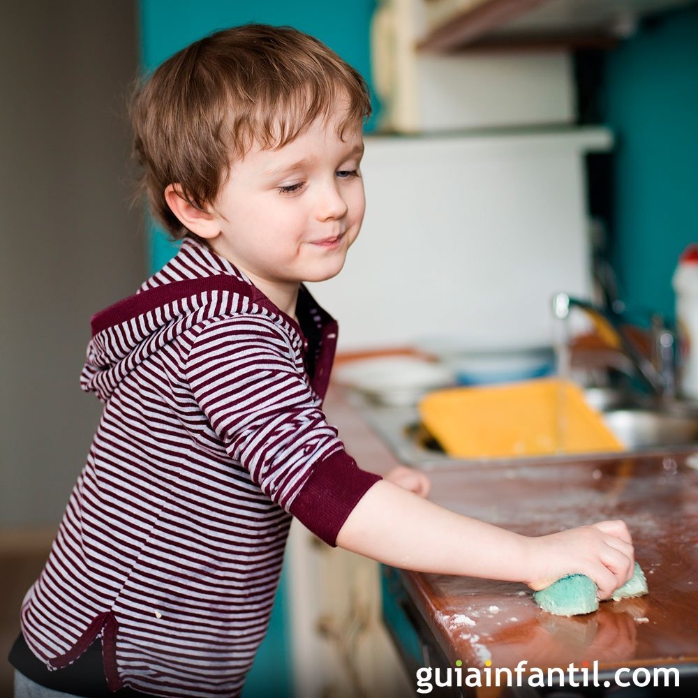 Los niños pueden y deben colaborar en las tareas del hogar