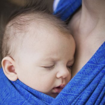 Tu bebé: feliz y seguro en tus brazos