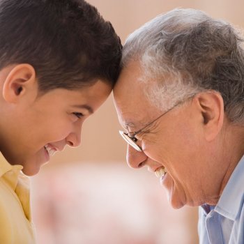 Abuelos-canguro: la última generación