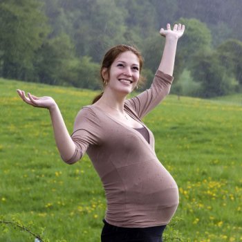 Así es como afecta el calor a las mujeres embarazadas y al desarrollo del  bebé