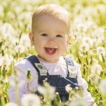 El sol es la mayor fuente de vitamina D para los niños