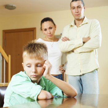 Cárcel para los padres que no den cariño a sus hijos