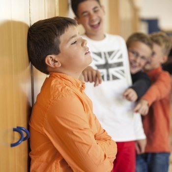 Acoso escolar. Veneno para la salud física y emocional de los niños