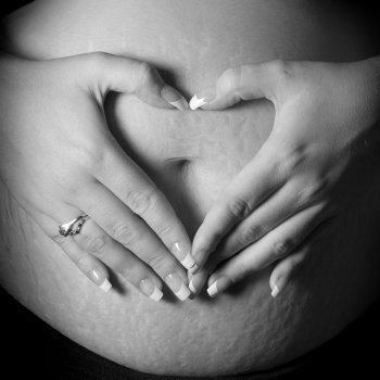 Las marcas en el cuerpo de la mujer tras el parto