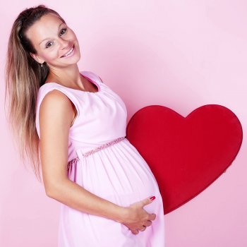 El corazón de la mujer se fortifica con el embarazo