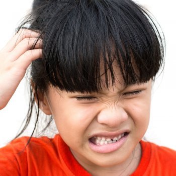 Señales que indican que el niño tiene piojos