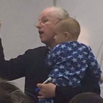 El profesor que dio una lección al mundo. Las madres también pueden estudiar