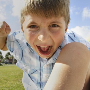 Cuando los padres defienden las malas conductas de sus hijos