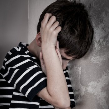 Cuando el enemigo del niño vive en su propio hogar