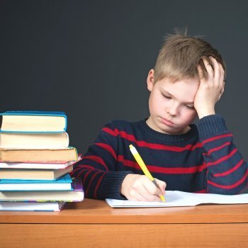 Padres en pie de guerra por los deberes de los niños