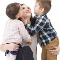 Una madre se convierte en leona para defender a sus hijos