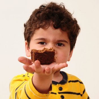 Celebra el Día del Brownie cocinando con los niños