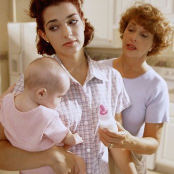 El bombardeo de consejos a una mamá primeriza