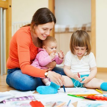 Madre de día, una alternativa a la guardería