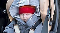 Dormir a los bebés en el coche sale caro a los padres