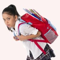 Más ejercicio y menos peso para la espalda de los niños