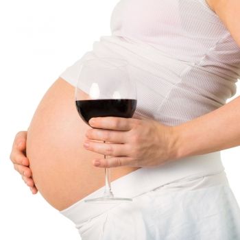 Alcoholismo de la madre puede producir labio leporino al bebé