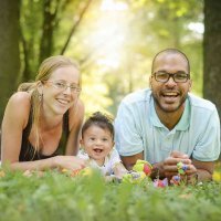 Los padres deben explicar a sus hijos que son adoptados