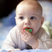 Los objetos pequeños son una amenaza para los bebés