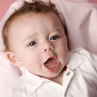 Las primeras palabras del bebé: Mamá, papá, agua...