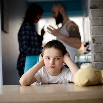 Los niños lo oyen todo. Conversaciones a evitar delante de tus hijos