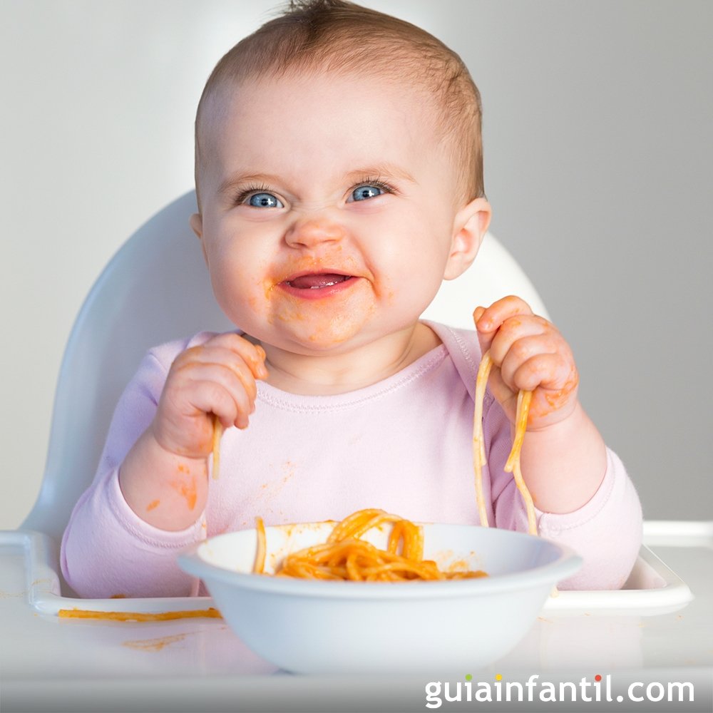 Cuando el bebé está preparado para comer con las manos