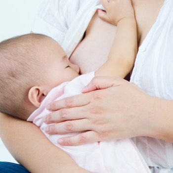 Las mamás con virus Zika pueden amamantar a sus bebés