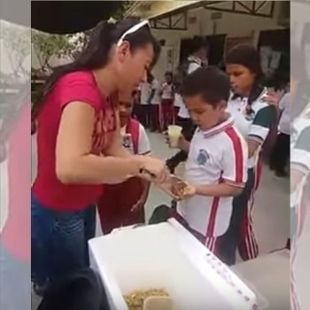 ¿Engañan los colegios con la comida?