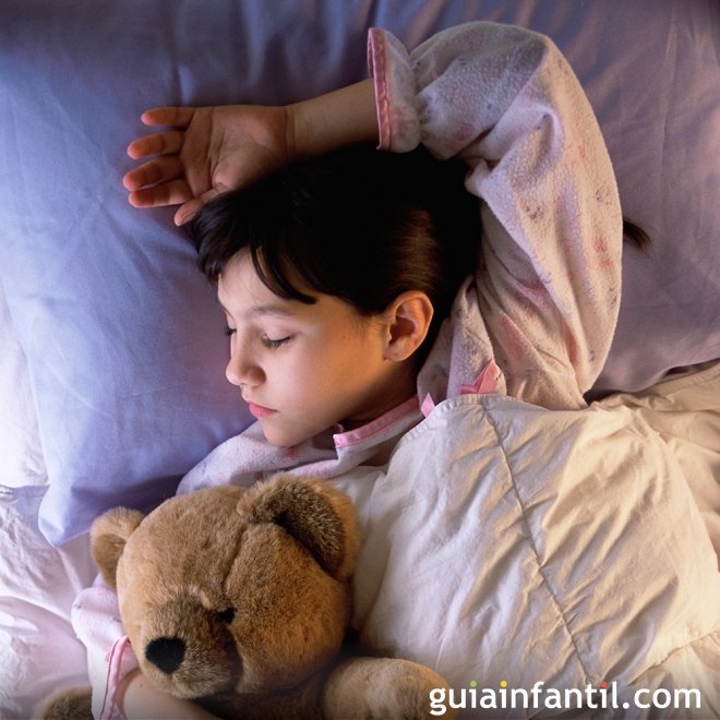 Brillante Antorchas conservador Qué nos dice de los niños su forma de dormir