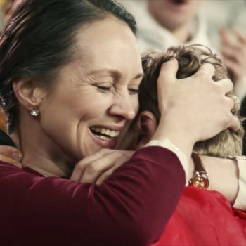 El emocionante vídeo que demuestra lo que las madres hacen por sus hijos