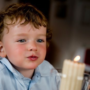 Por qué no debes usar velas si tienes un bebé