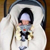 El peligro de que el bebé se duerma en la silla del coche