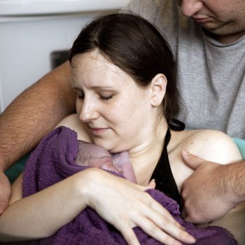 Estremecedora carta de una doctora al recibir un bebé muerto por un parto en casa