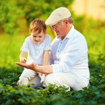 Los niños que criados por sus abuelos son más felices