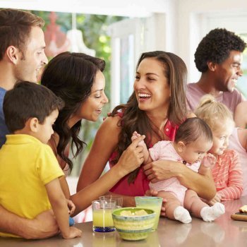 Los pros y contras de los grupos de padres del colegio