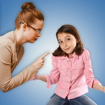 Cuando el profesor dice una cosa y tu hijo otra, ¿a quién creer?