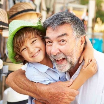 Por qué son tan importantes los nietos para los abuelos