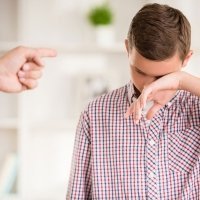 'Hazte hombre' y otras frases prohibidas para los niños
