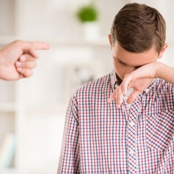 'Hazte hombre' y otras frases prohibidas para los niños