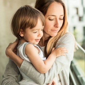 La hipervigilancia de los padres a sus hijos, un mal cada vez más común