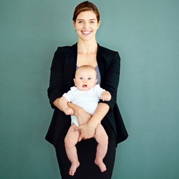 Dejar de trabajar para dedicarse a la crianza de los hijos o no, ¿qué hacer?