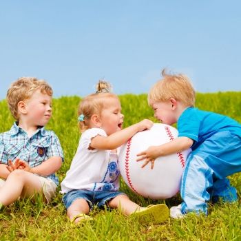 Por qué no tienes que obligar a tu hijo a compartir