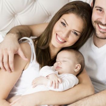 El orden de los apellidos del bebé, ¿el de la madre o el del padre primero?