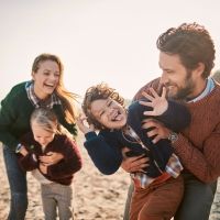 Las vacaciones impactan en la felicidad de los niños más que los juguetes