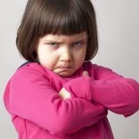 Cómo hablar con un niño enfadado y lograr que nos haga caso